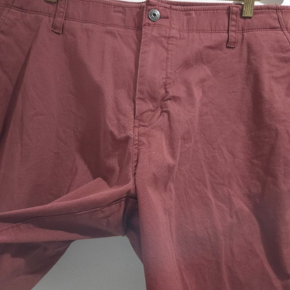 Denver Hayes | Men's Red Casual Shorts 44x8 - Picture 4 of 10